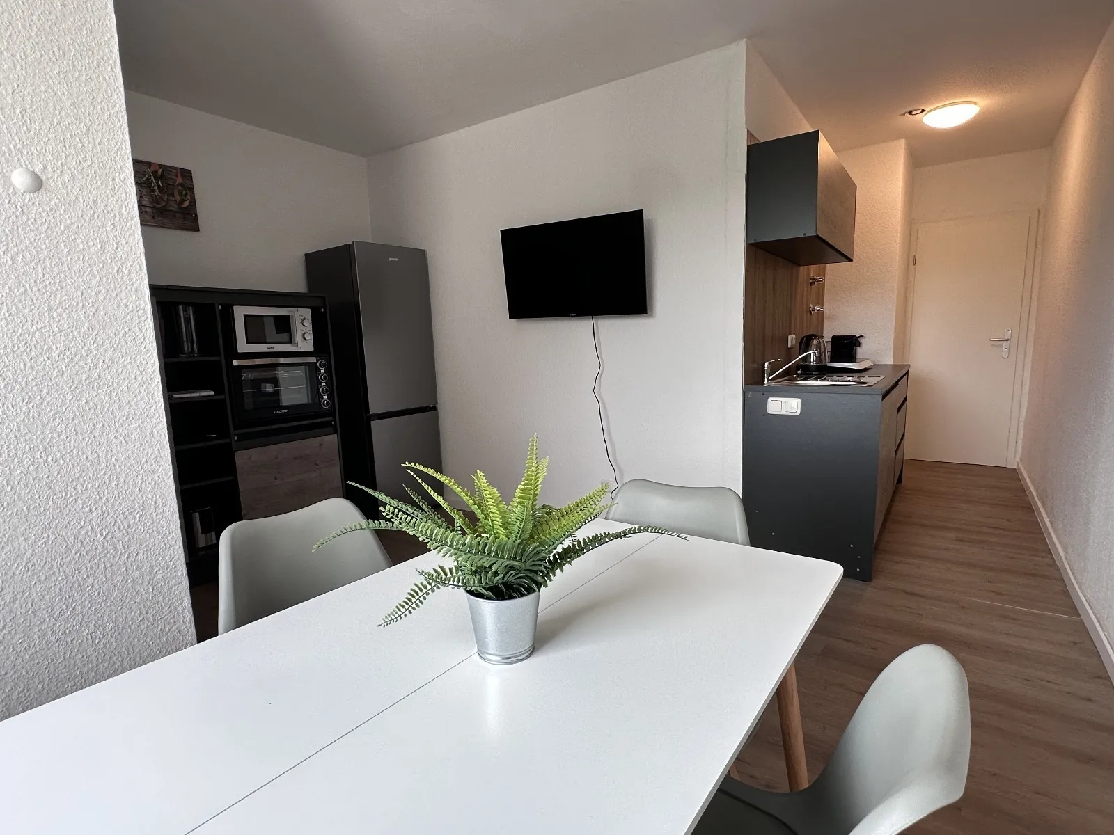 Ferienwohnung & Monteurzimmer günstig in Köln & Duisburg