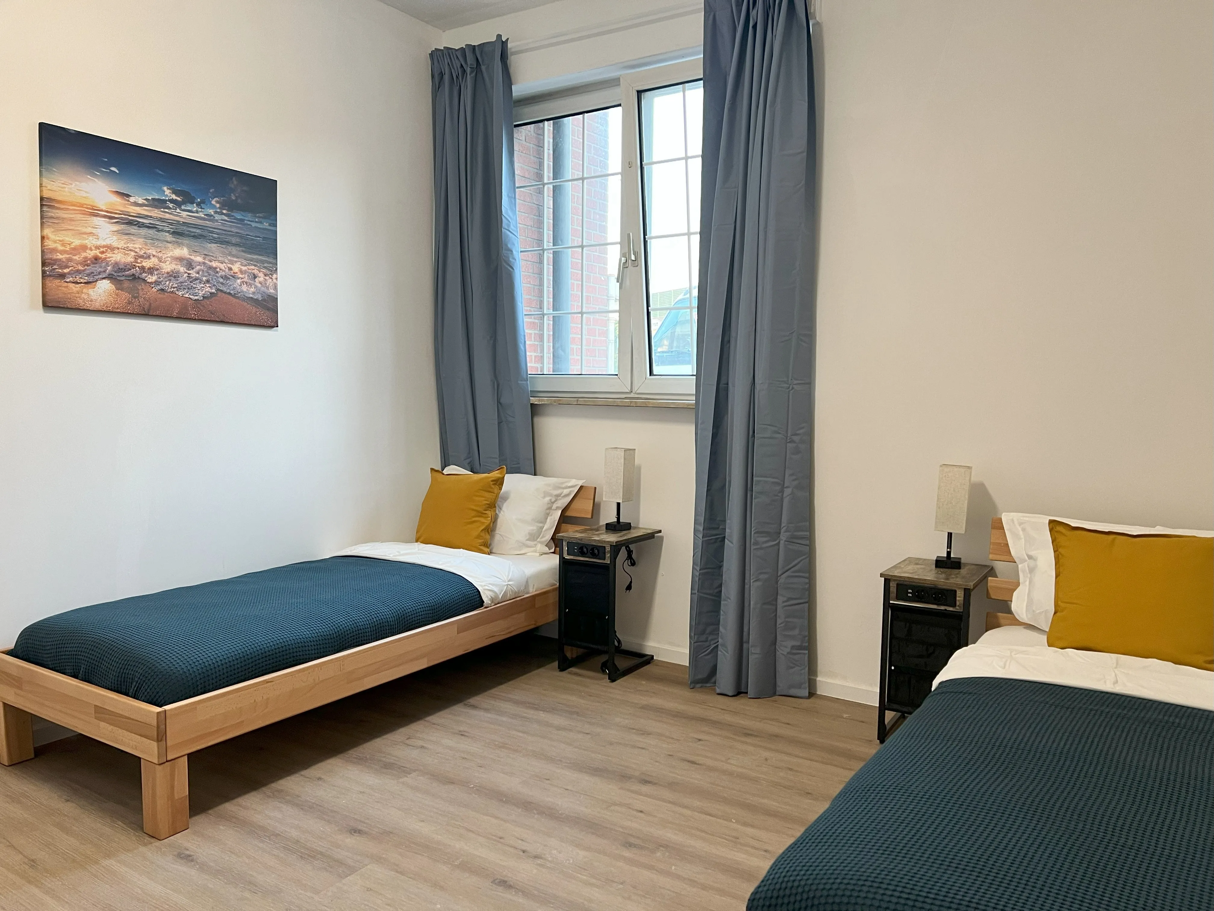 Modern eingerichtetes Schlafzimmer