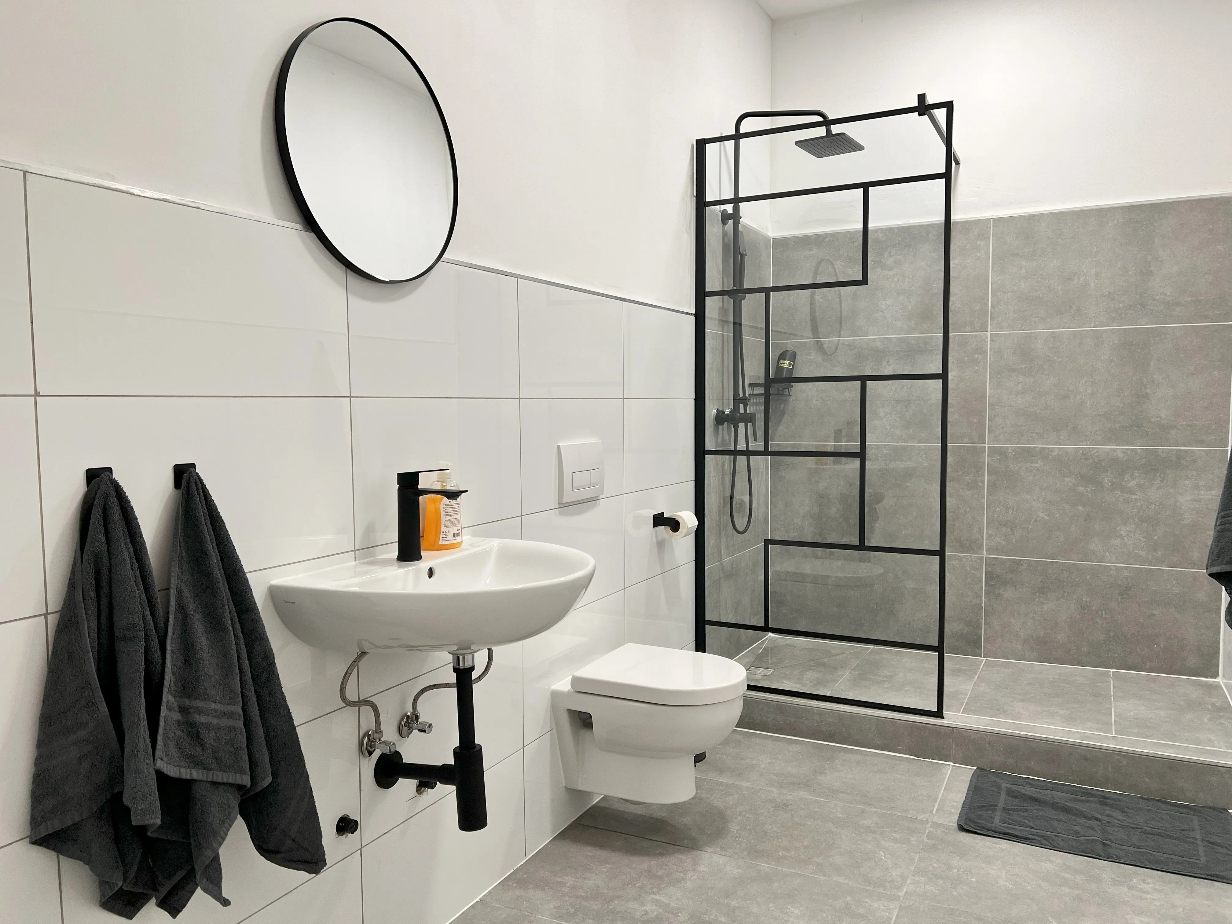 Badezimmer einer Unterkunft in Duisburg